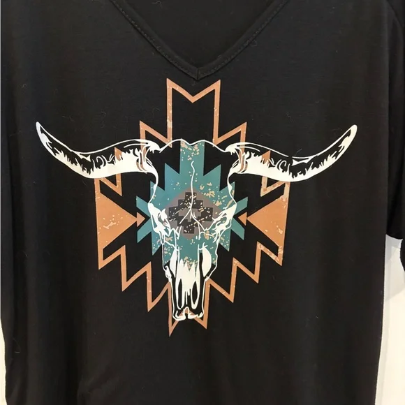 Black V-Neck Top with Bull Skull Graphic. Size XL - Picture 4 of 7